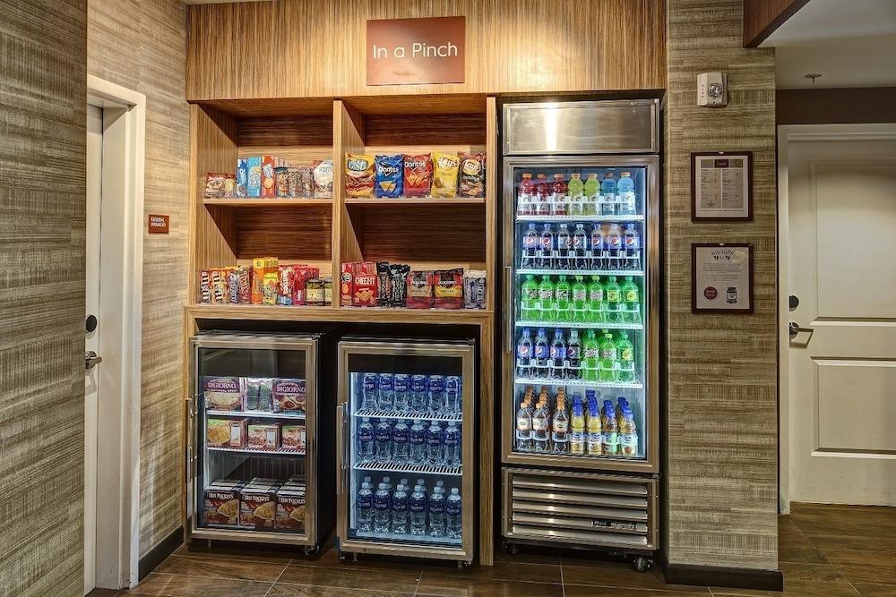 奥本万豪唐普雷斯套房酒店 欧本 外观 照片